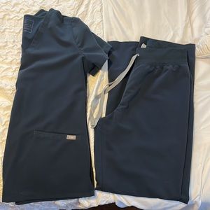 Figs top and bottom navy blue. small